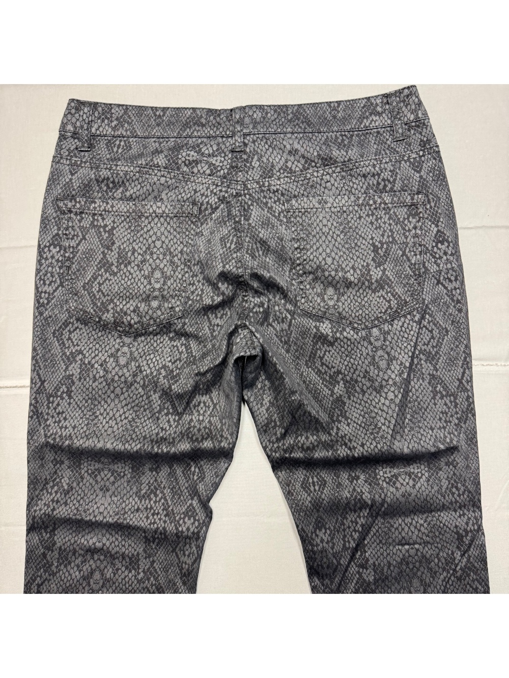 Liverpool Womens Beatles Snakeskin Print Pants Size 12 Gray Python Stretch - Picture 9 of 11